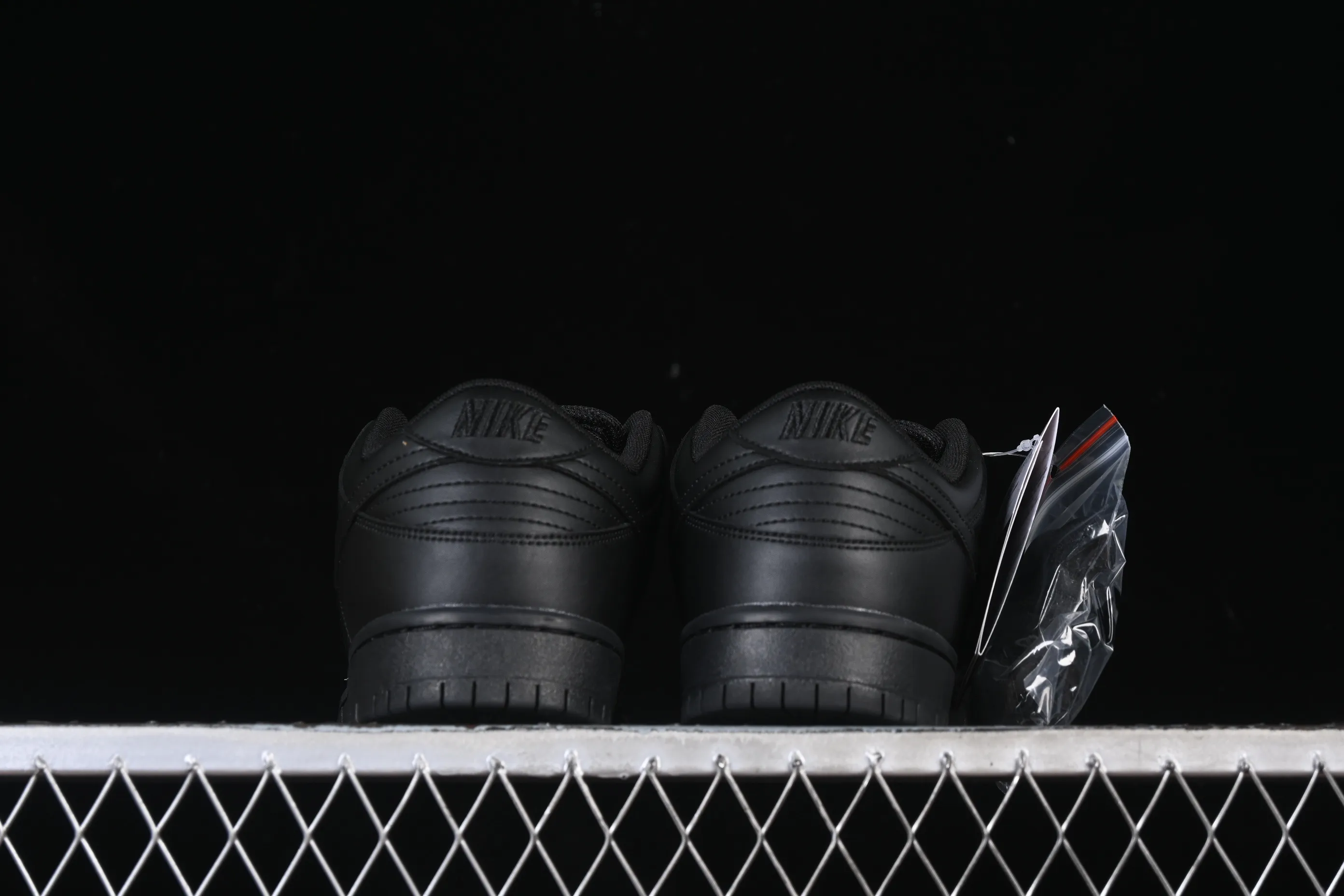 All categories Nk SB Dunk series Nk SB Dunk Low low-top sneakers Nike SB Dunk Low Pro ISO Black Warrior low-top casual skateboard shoes FJ1674-001